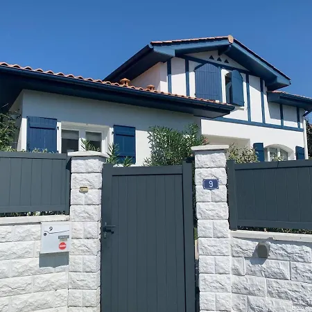 Maison Avec Jardin Clos A Proximite Des Deux Jumeaux * Hendaye